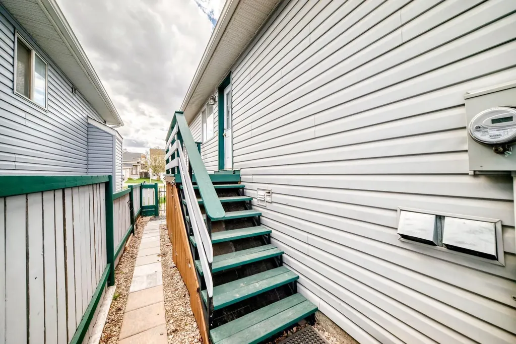 118 Bridleridge Way SW Calgary AB T2Y4K8