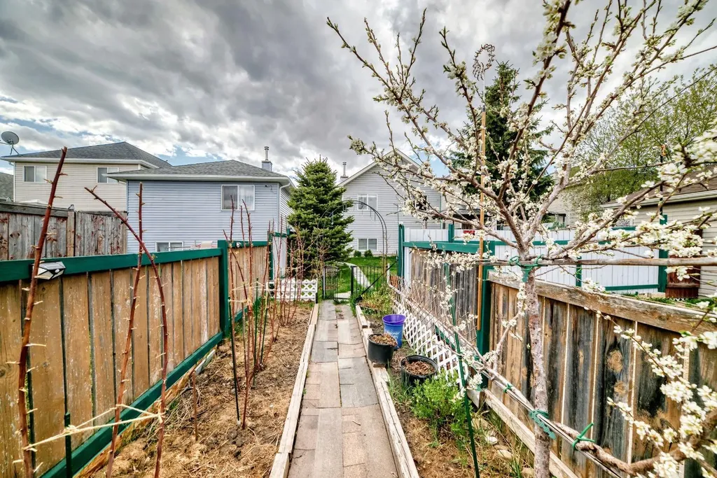 118 Bridleridge Way SW Calgary AB T2Y4K8