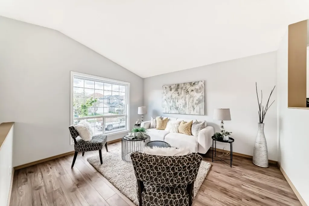 118 Bridleridge Way SW Calgary AB T2Y4K8