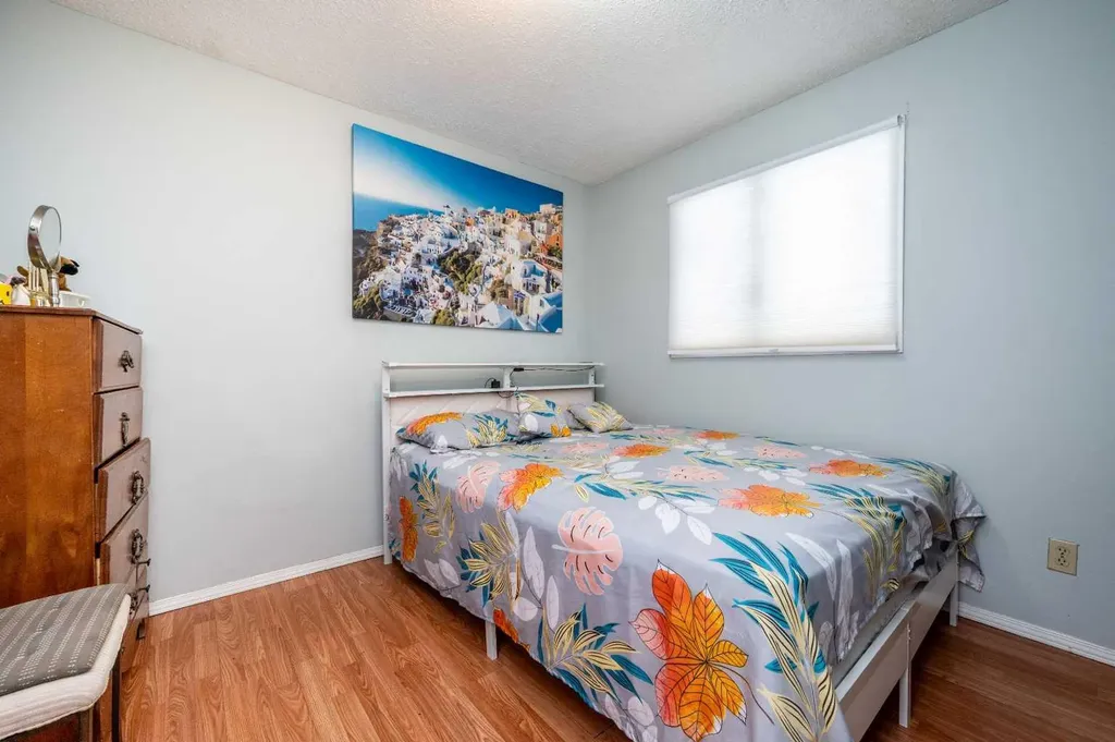 356 Falmere Road NE Calgary AB T3J2Z4