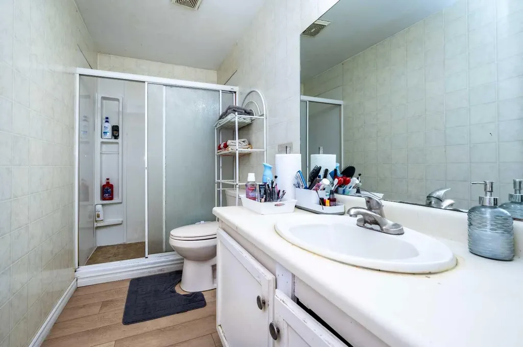 356 Falmere Road NE Calgary AB T3J2Z4