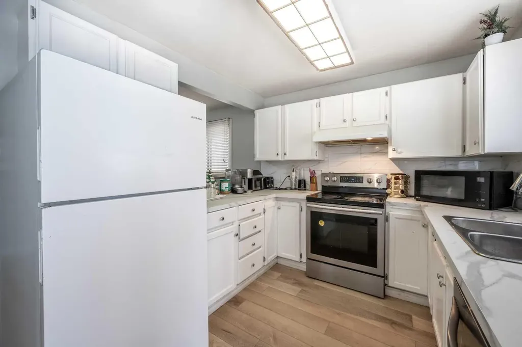 356 Falmere Road NE Calgary AB T3J2Z4
