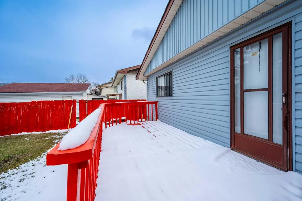 356 Falmere Road NE Calgary AB T3J2Z4