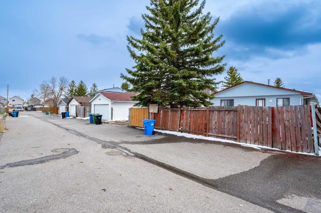 356 Falmere Road NE Calgary AB T3J2Z4