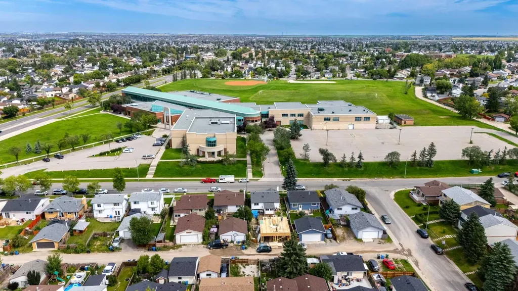356 Falmere Road NE Calgary AB T3J2Z4