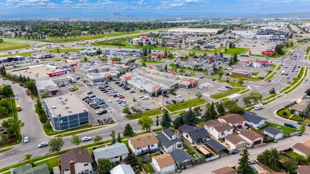 356 Falmere Road NE Calgary AB T3J2Z4