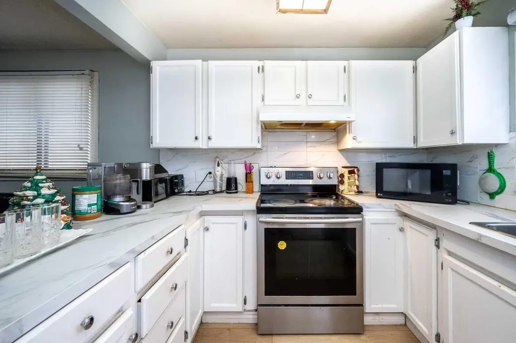 356 Falmere Road NE Calgary AB T3J2Z4