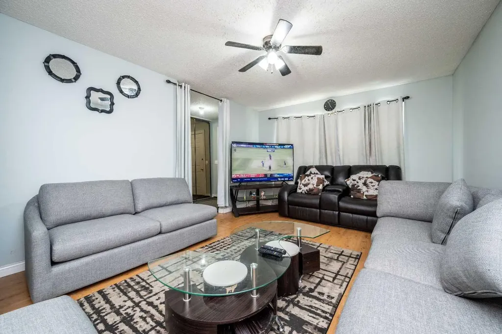 356 Falmere Road NE Calgary AB T3J2Z4