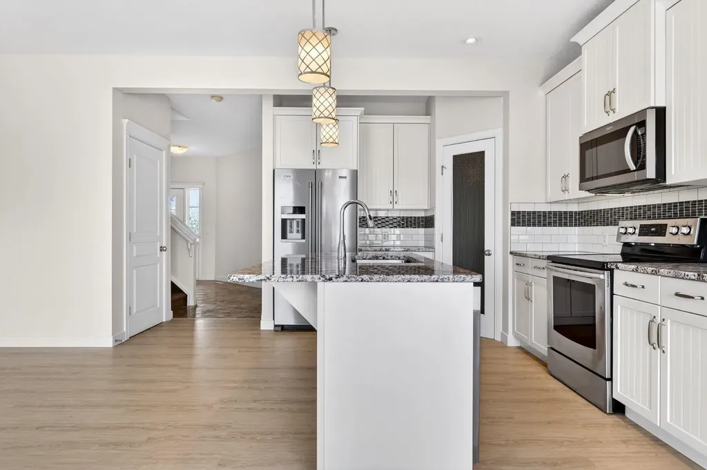 123 Evanscrest Way NW Calgary AB T3P 0S3
