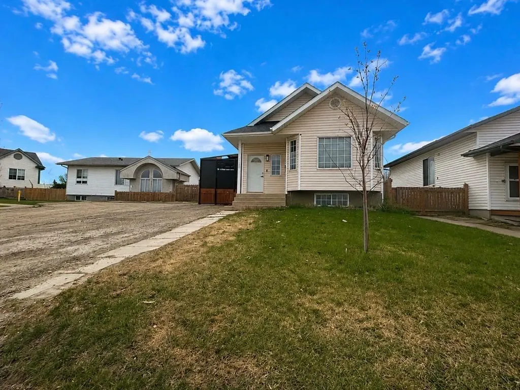 8128 95 Street Grande Prairie AB T8V 7G3