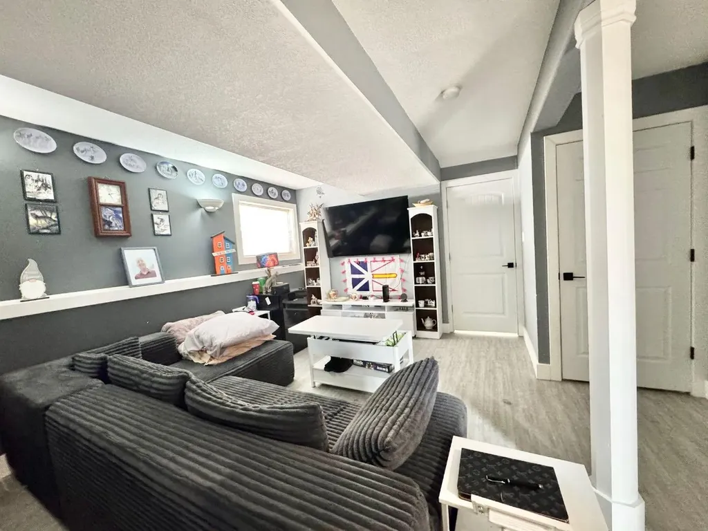 8128 95 Street Grande Prairie AB T8V 7G3