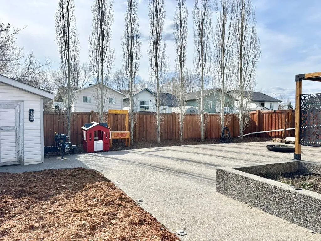8128 95 Street Grande Prairie AB T8V 7G3