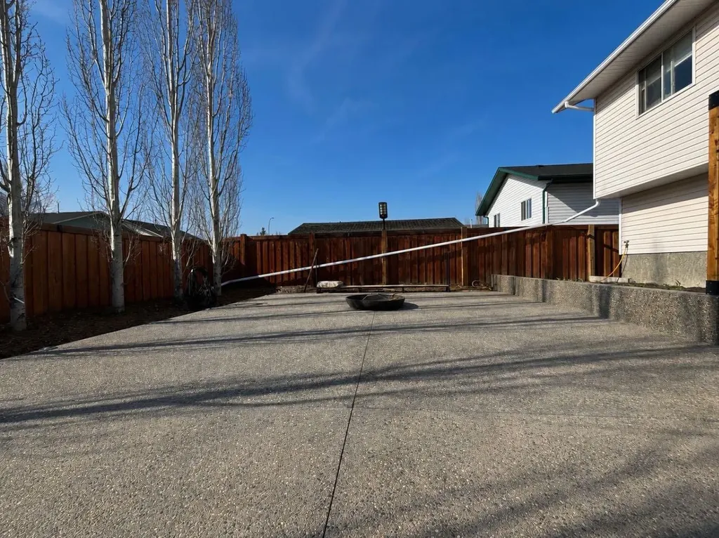 8128 95 Street Grande Prairie AB T8V 7G3