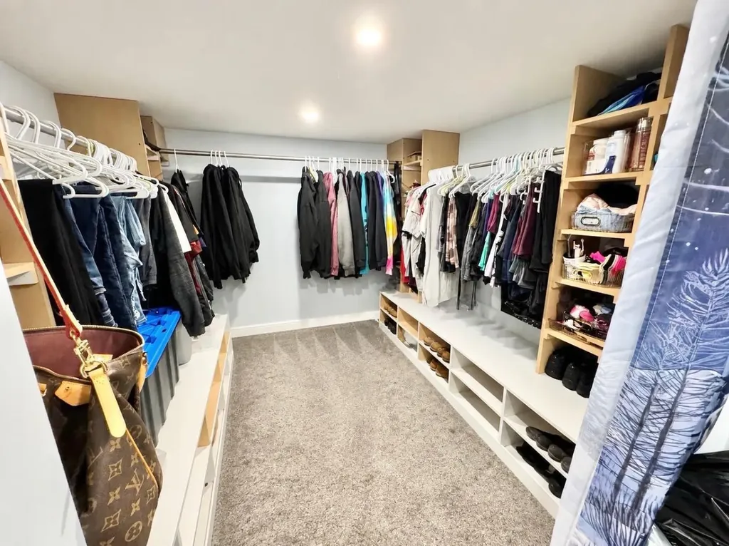 8128 95 Street Grande Prairie AB T8V 7G3