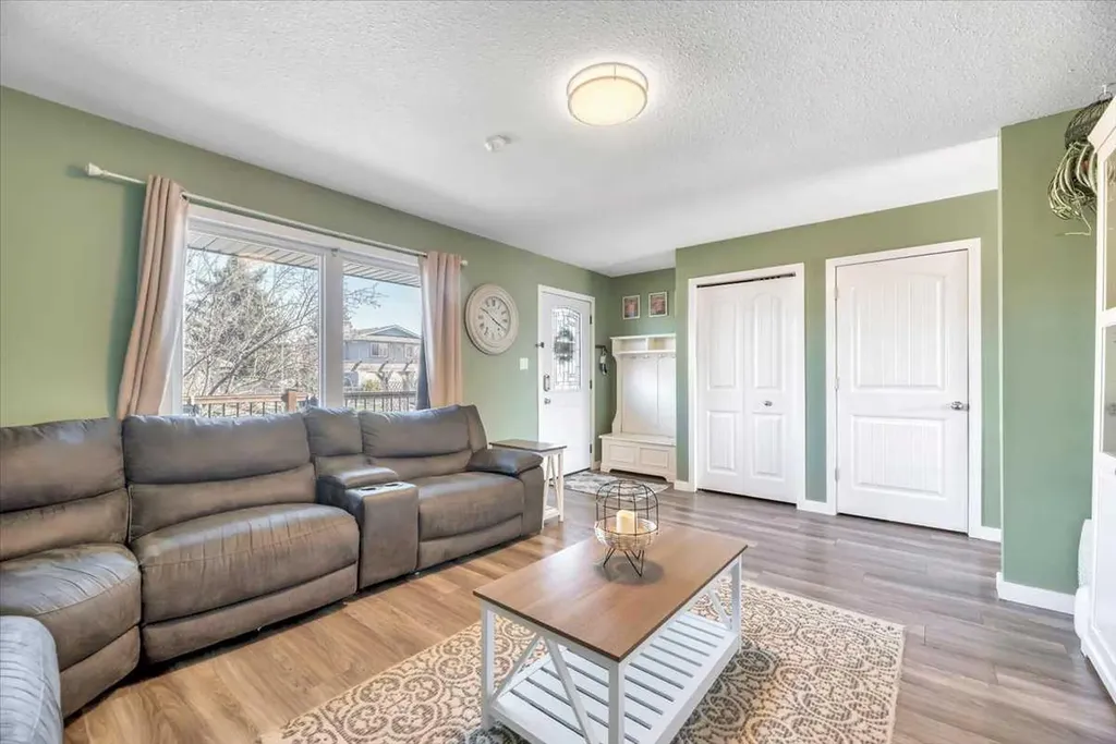 334 Lausen Place Carseland AB T0J 0M0