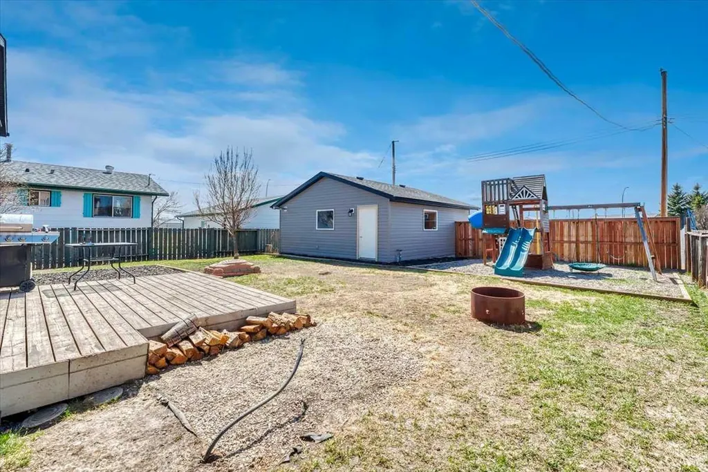 334 Lausen Place Carseland AB T0J 0M0