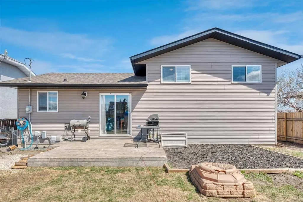 334 Lausen Place Carseland AB T0J 0M0