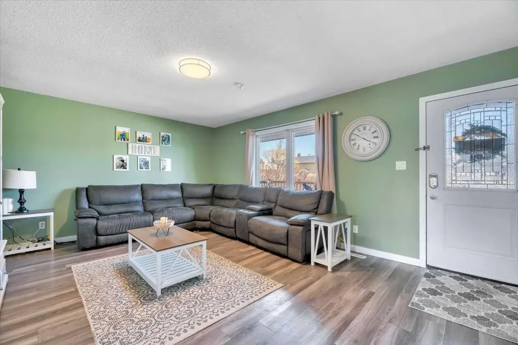 334 Lausen Place Carseland AB T0J 0M0