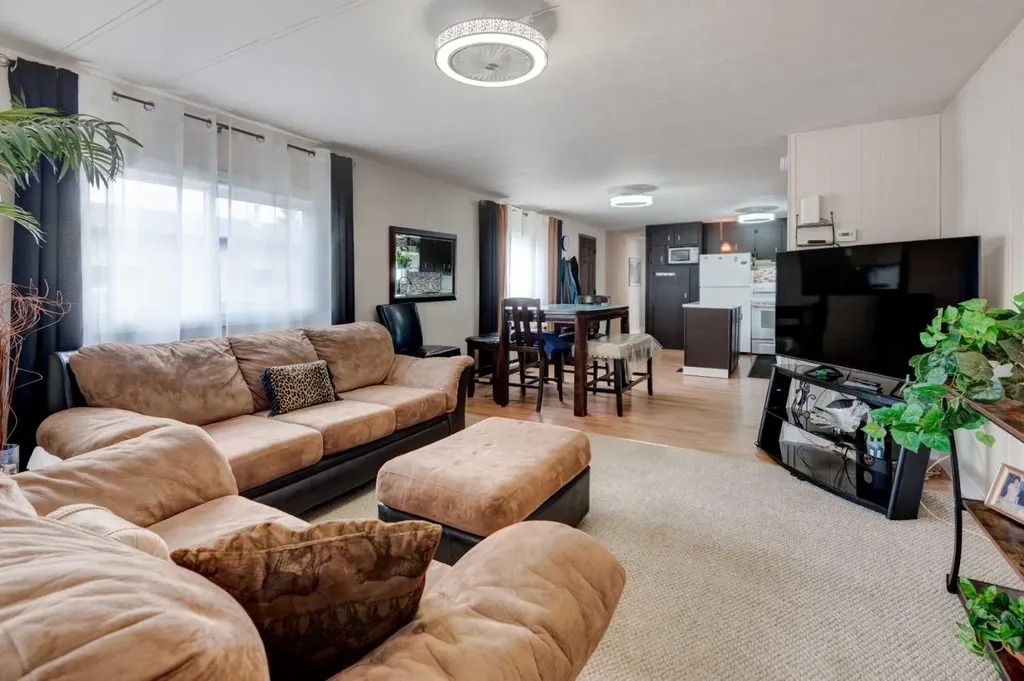 829 Bayview Road Strathmore AB T1P 1E1