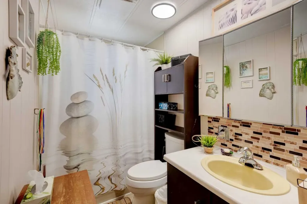 829 Bayview Road Strathmore AB T1P 1E1