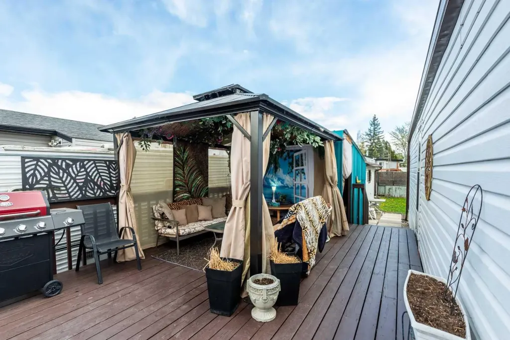 829 Bayview Road Strathmore AB T1P 1E1