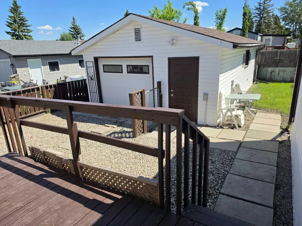 829 Bayview Road Strathmore AB T1P 1E1