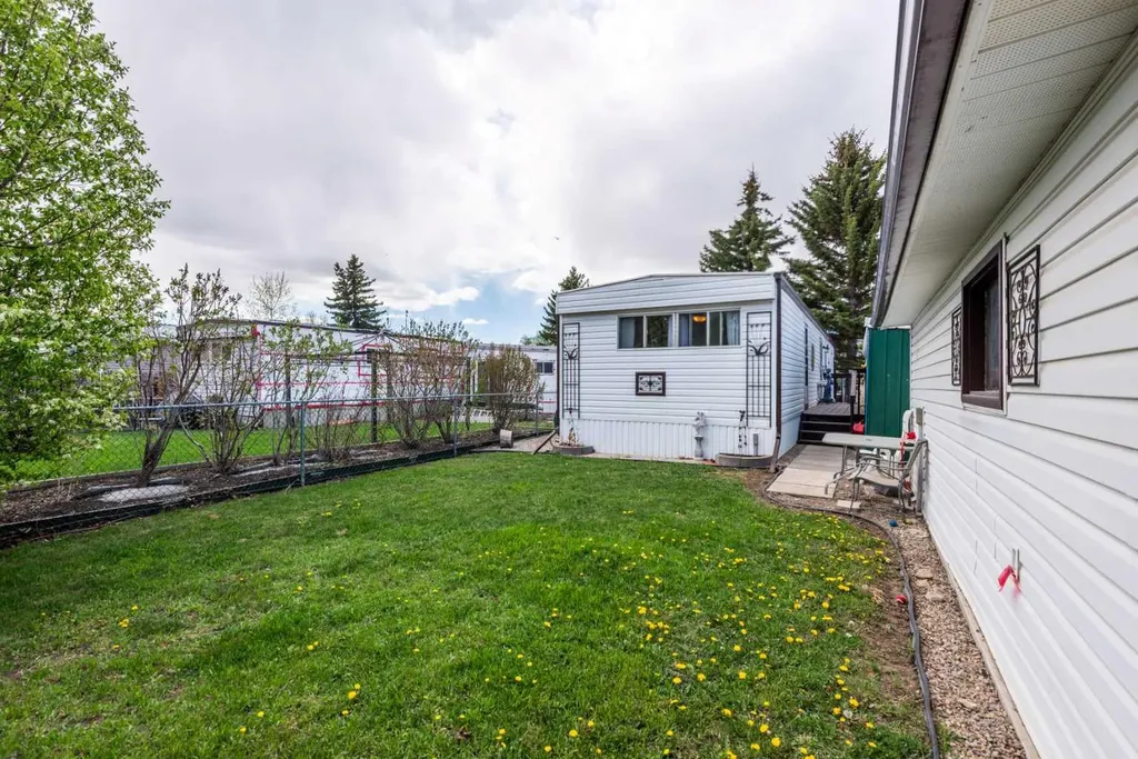 829 Bayview Road Strathmore AB T1P 1E1
