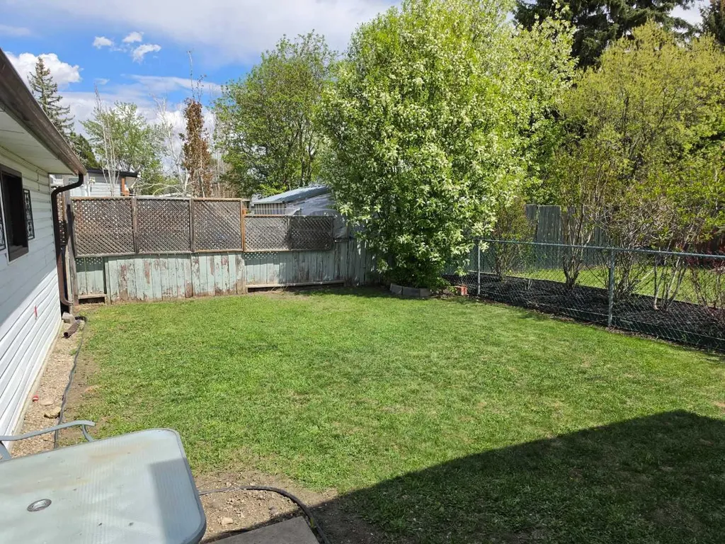 829 Bayview Road Strathmore AB T1P 1E1