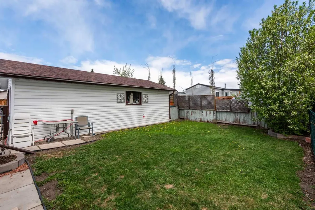 829 Bayview Road Strathmore AB T1P 1E1