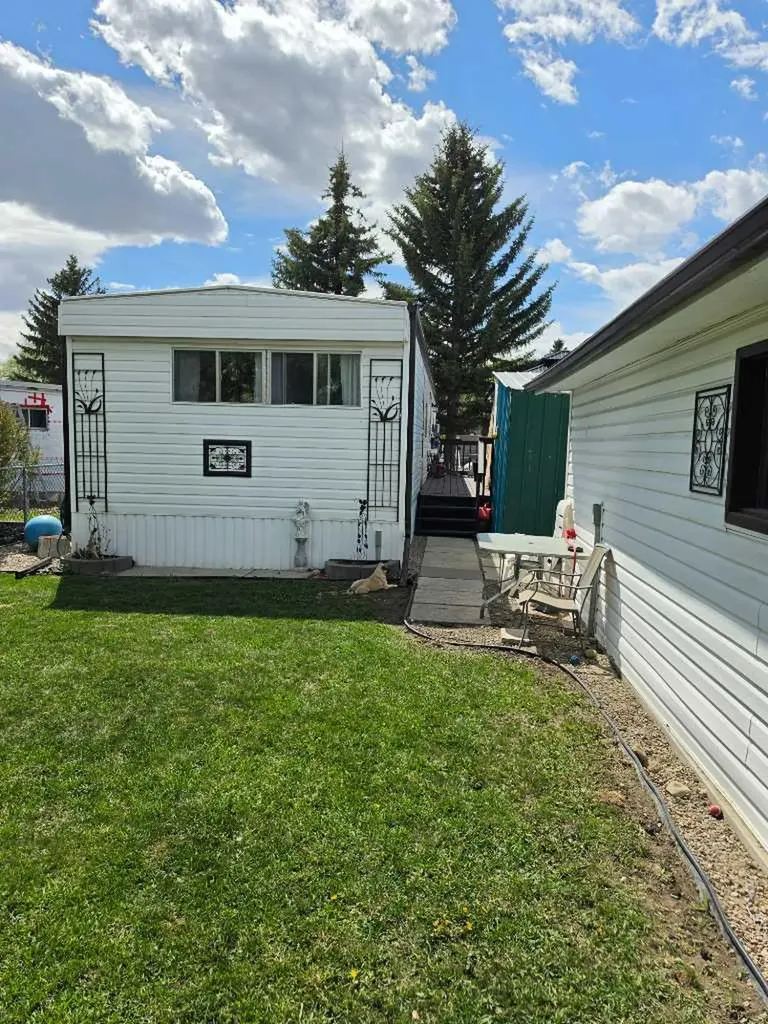 829 Bayview Road Strathmore AB T1P 1E1