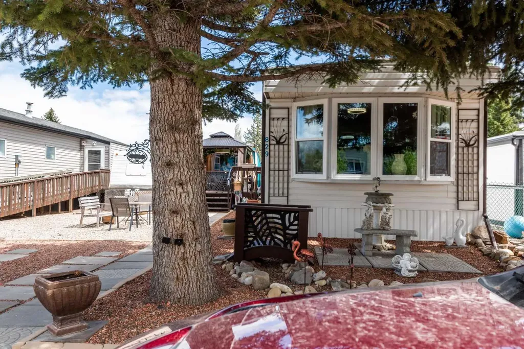 829 Bayview Road Strathmore AB T1P 1E1