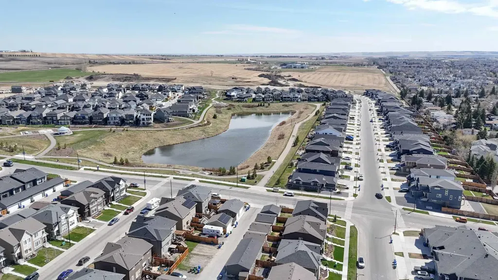 31 Wolf Crescent Okotoks AB T1S 5V1