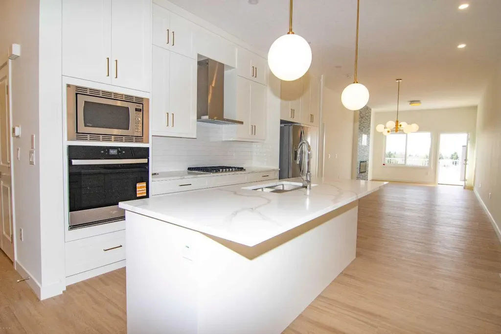 31 Wolf Crescent Okotoks AB T1S 5V1