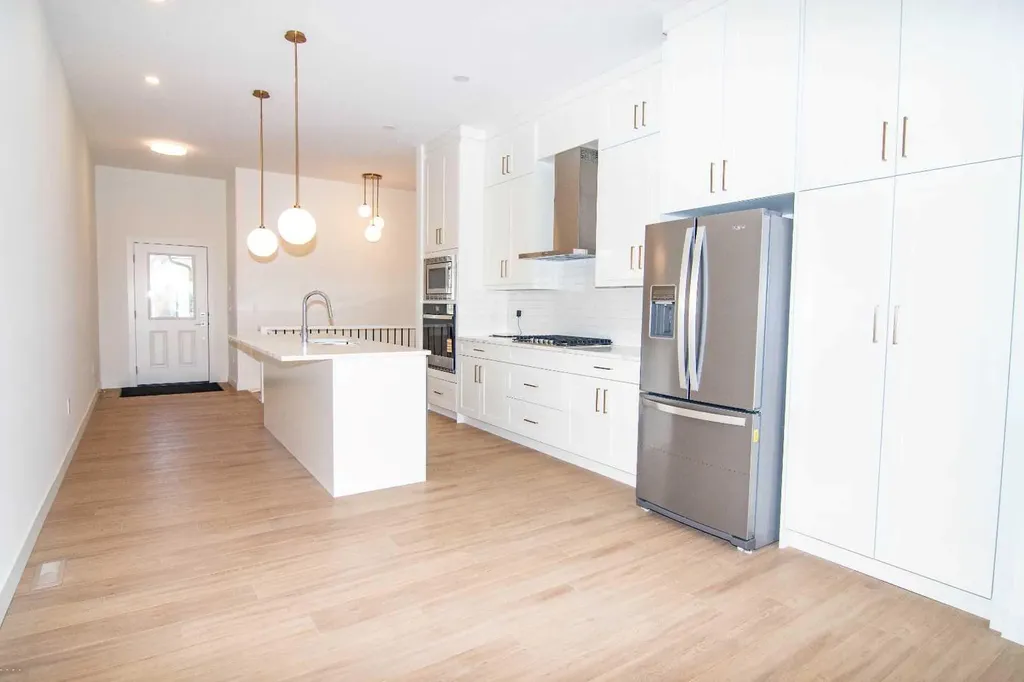 31 Wolf Crescent Okotoks AB T1S 5V1