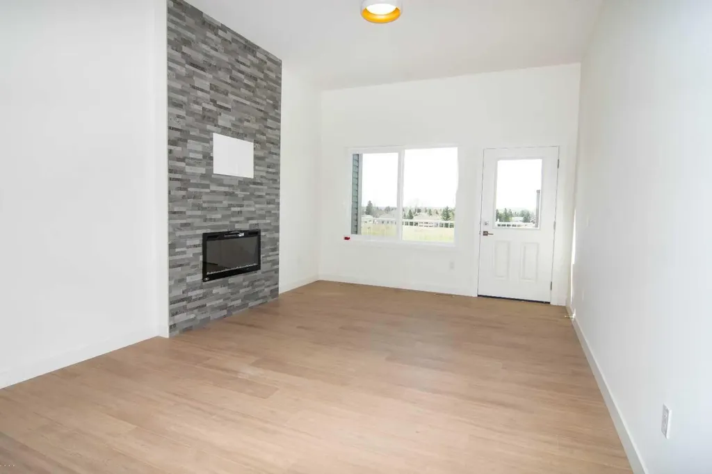 31 Wolf Crescent Okotoks AB T1S 5V1