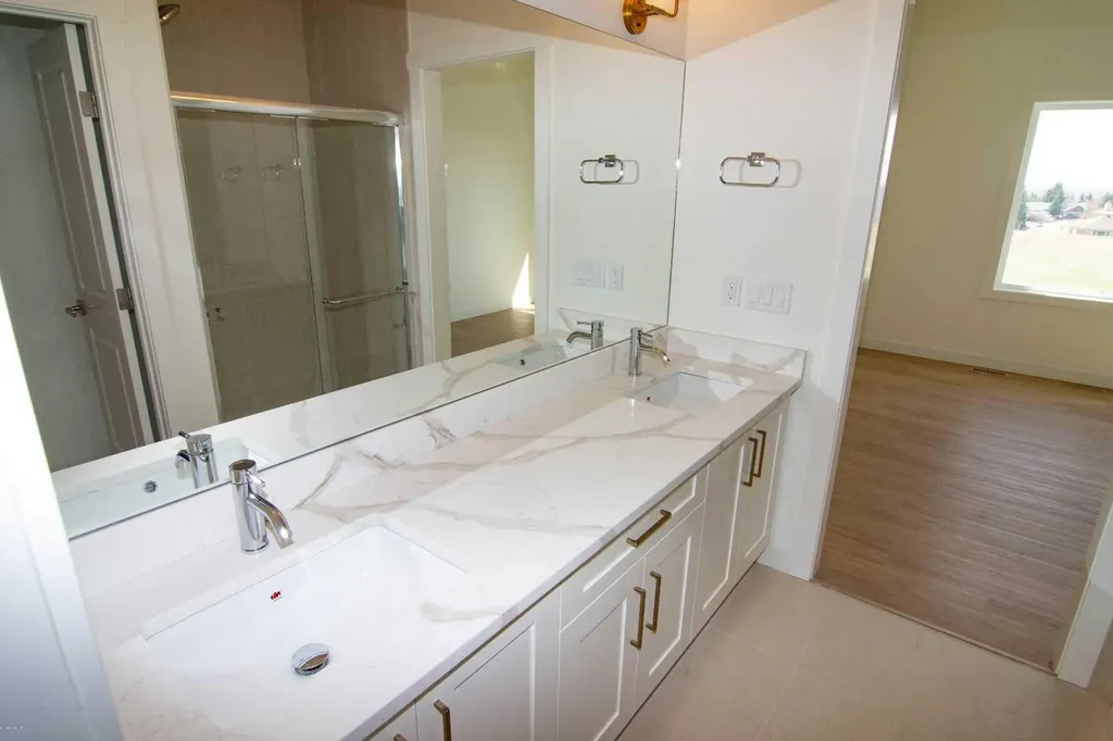 31 Wolf Crescent Okotoks AB T1S 5V1