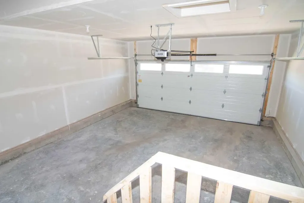 31 Wolf Crescent Okotoks AB T1S 5V1