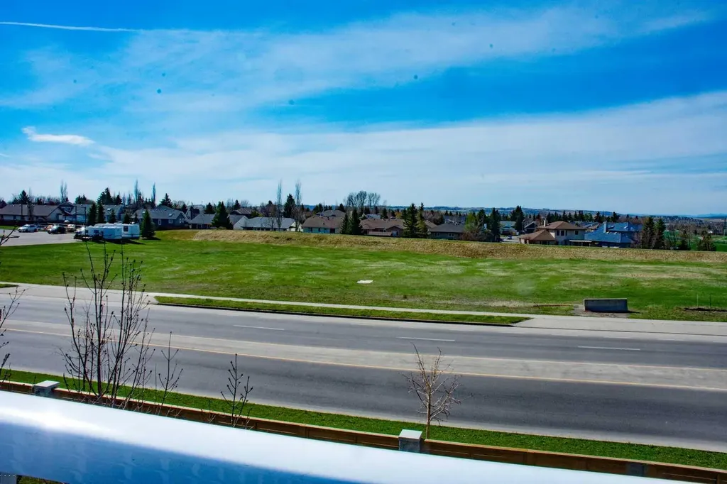 31 Wolf Crescent Okotoks AB T1S 5V1