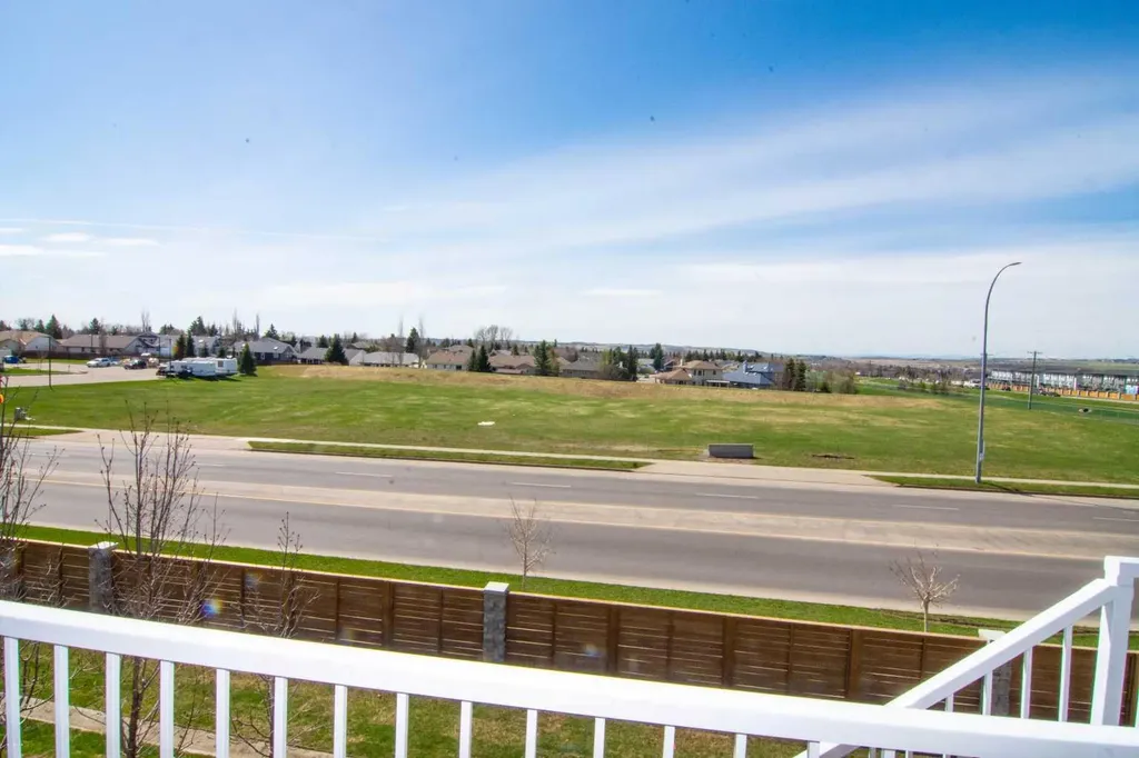 31 Wolf Crescent Okotoks AB T1S 5V1