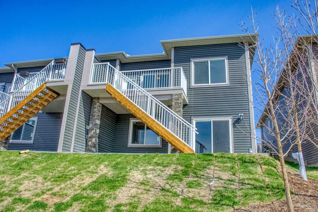 31 Wolf Crescent Okotoks AB T1S 5V1