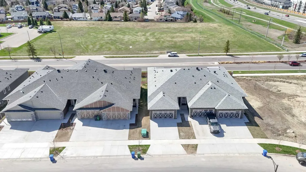 31 Wolf Crescent Okotoks AB T1S 5V1