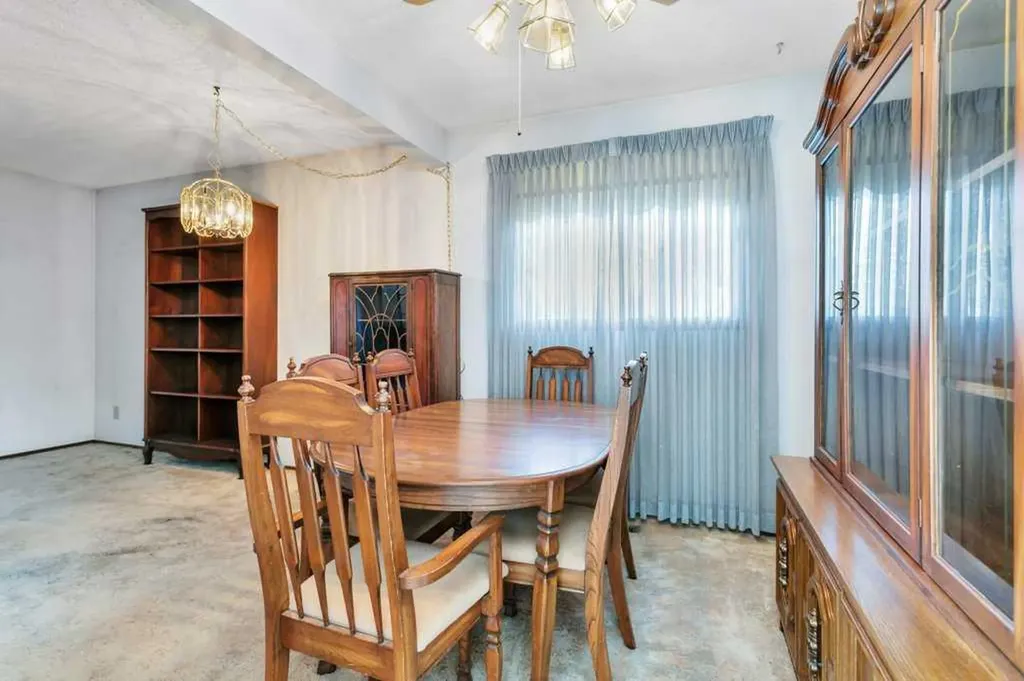 14 Glendale Boulevard Red Deer AB T4P 2P3