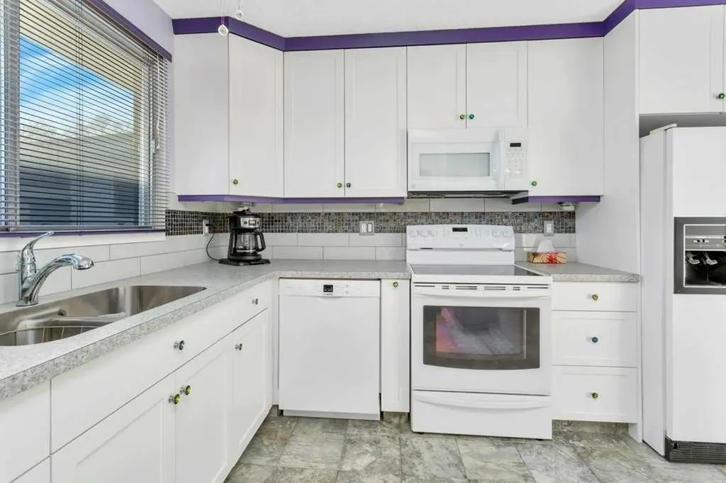 14 Glendale Boulevard Red Deer AB T4P 2P3