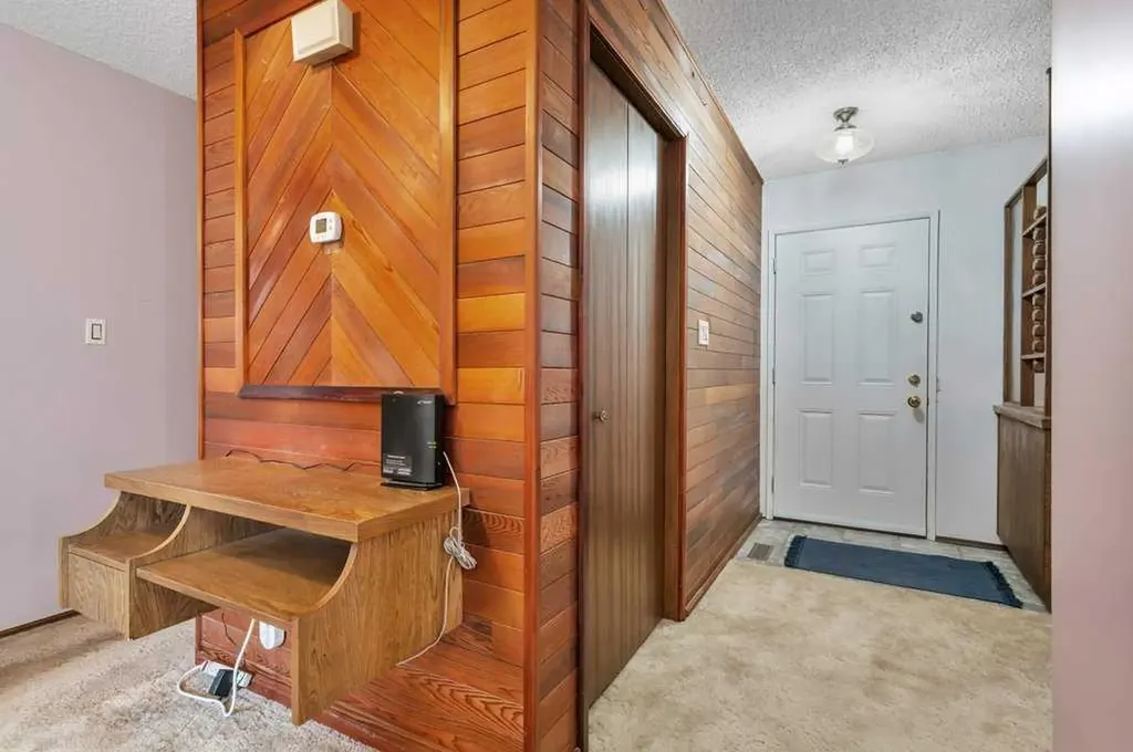 14 Glendale Boulevard Red Deer AB T4P 2P3