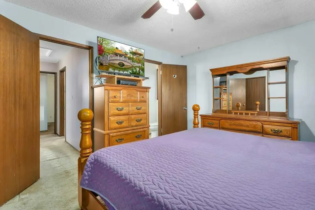 14 Glendale Boulevard Red Deer AB T4P 2P3