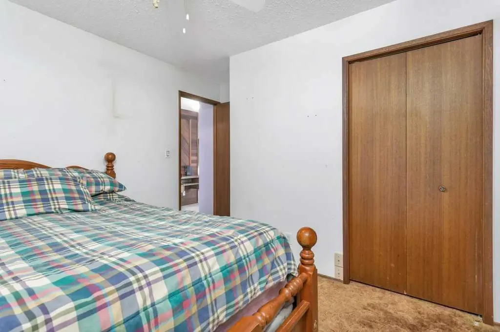 14 Glendale Boulevard Red Deer AB T4P 2P3