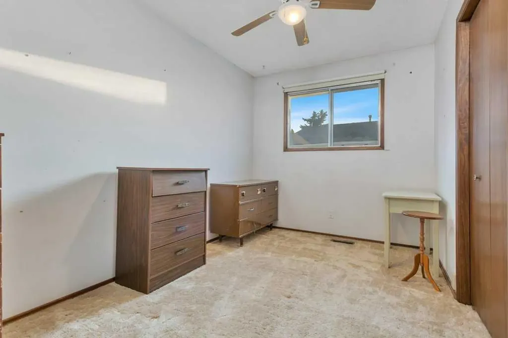 14 Glendale Boulevard Red Deer AB T4P 2P3