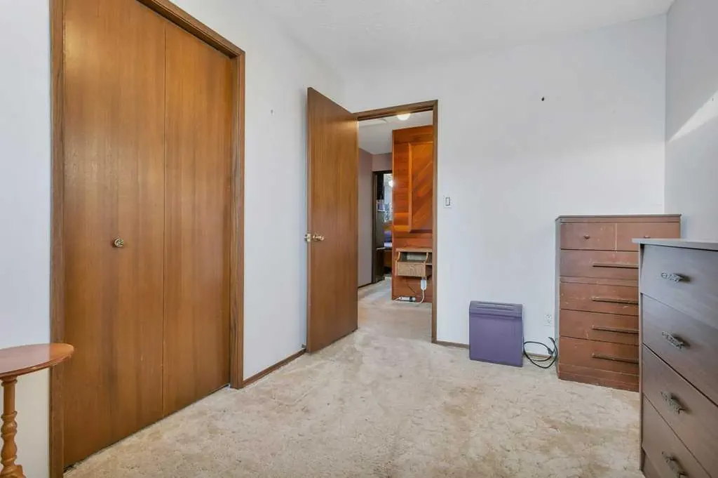 14 Glendale Boulevard Red Deer AB T4P 2P3