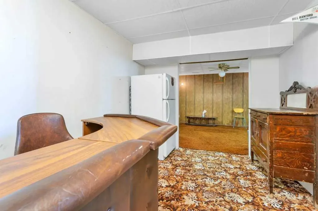 14 Glendale Boulevard Red Deer AB T4P 2P3