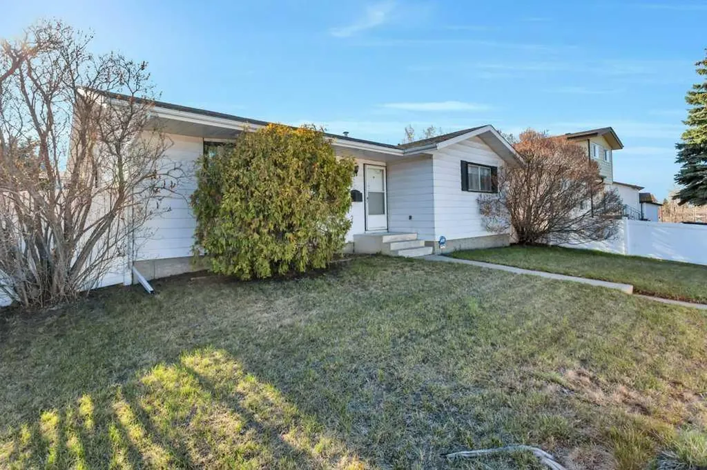 14 Glendale Boulevard Red Deer AB T4P 2P3